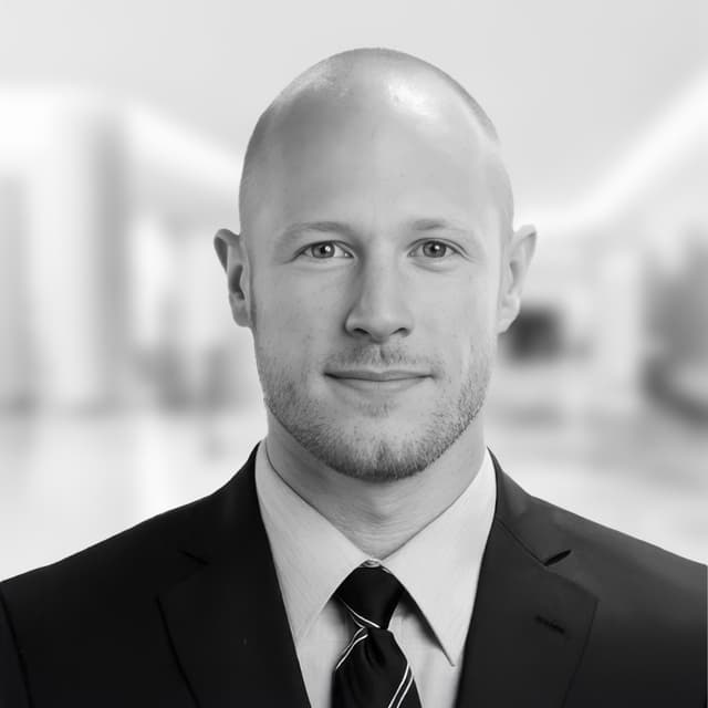 Andrew Herzfeld headshot